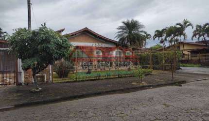 Casa Térrea Porto Novo com 03 dormitórios e edícula completa.