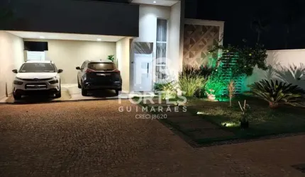 Casa Térrea de Condomínio 218m² em terreno declive Face Sombra com aquecedor solar e energia fotovoltaica.