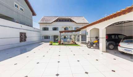 Casa no Campo Comprido 380m² – Estuda Permuta - 5 quartos sendo 2 suítes – 10 vagas