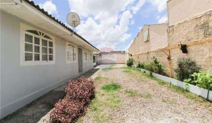Casa não averbada, com 3 quartos, sala e cozinha, terreno 362m² Alto Boqueirão, Curitiba - Paraná, próximo Parque do Semeador