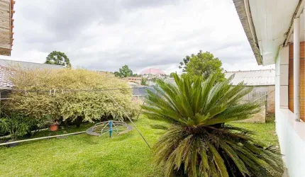 Casa com 3 quartos, 3 vagas cobertas, espaço gourmet e quintal - Jardim das Graças, Colombo