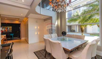 Casa luxuosa em condomínio 212m², 1 suíte, 2 demi suítes, 2 vagas e área gourmet - Bairro Jd. Social - Curitiba
