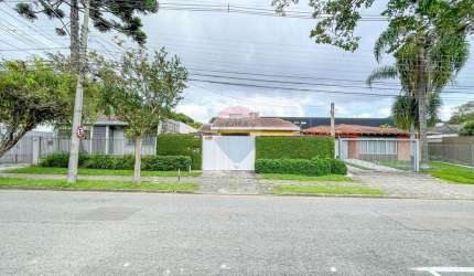 Casa térrea no Hugo Lange com 286,90m2 podendo ser Residencial ou comercial