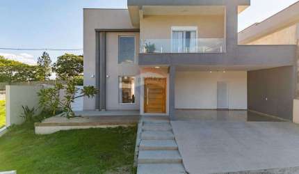 Casa à venda, com 224m², no Condomínio Recanto das Palmas,  Vinhedo-SP. Com 3 quartos, sendo 3 suítes.
