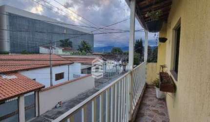 Sobrado com 3 dormitórios para alugar, 174 m² por R$ 2.680,00/mês - Santana - Pindamonhangaba/SP