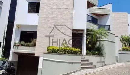 Casa de condominio fechado, de 4 dormitórios, 4 vagas, condominio com ótima área de lazer à venda,