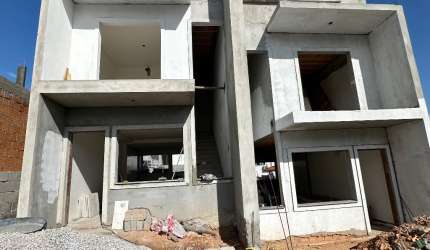 Sobrado em construção duas suítes São jose