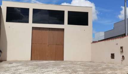 Galpao para atividade industrial ou logistica com 230 metros.