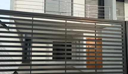 SOBRADO RESIDENCIAL À VENDA NO CENTRO PRÓXIMO DA PRAIA