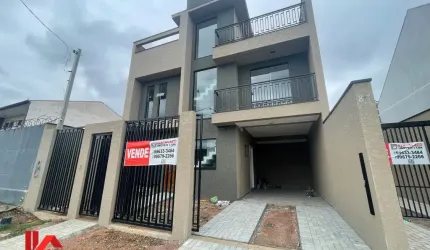 Sobrado duplex com terraço no Alto Boqueirão - De frente pra rua