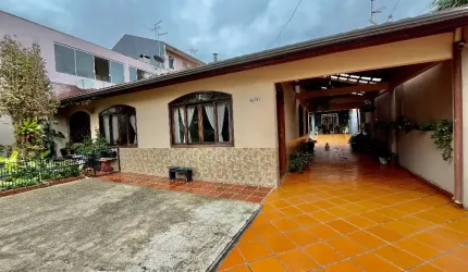 CASA  TÉRREA  NO ALTO BOQUEIRÃO