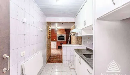 Casa a venda no Alto Boqueirão, 3 dormitórios, 2 vagas de garagem,