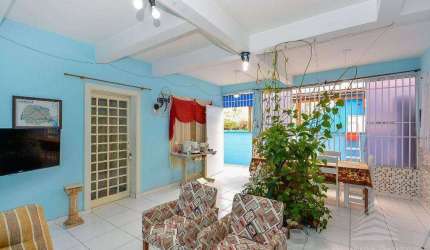 Casa com 3 dormitórios à venda, 330 m² por R$ 730.000,00 - Capão Raso - Curitiba/PR