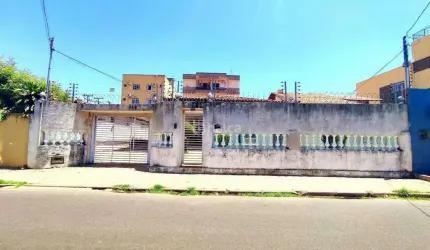 Casa Residencial à venda, no bairro Cabral, Teresina/PI