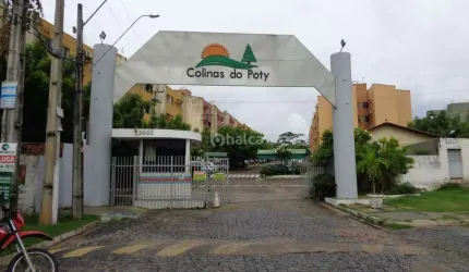 Apartamento no Condomínio Colinas do Poti no Bairro Real Copagri, Teresina - PI