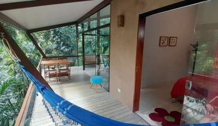 Casa à Venda no Condomínio Prumirim 3 Dormitórios com Vista para o Mar a 600 m da Praia.
