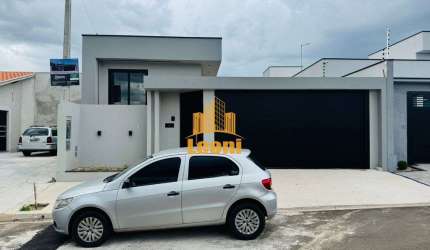 Casa moderna com materiais de primeira linha no Portal da Aliança