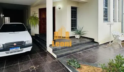 Lindo sobrado na Vila Magnólia/São Benedito 3 quartos com 1 suíte + closet