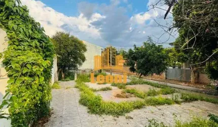 Terreno de esquina em rua tranquila do bairro Pratinha