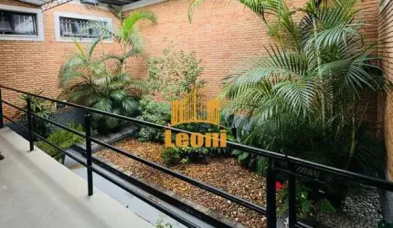 Imóvel com 2 casas de 3 quartos + suíte no centro de São João