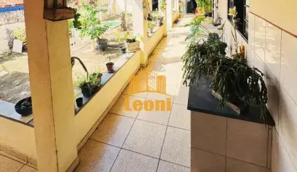 Casa 2 quartos incluso um comércio, toda avarandada com grande quintal