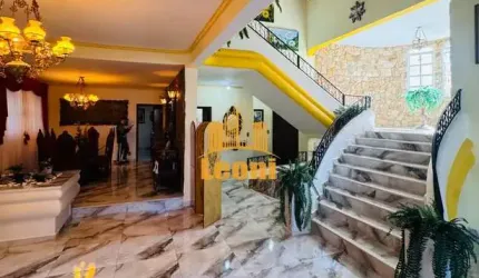 Mansão 4 suítes, 5 salas, 6 vagas de garagem  estilo colonial única na cidade