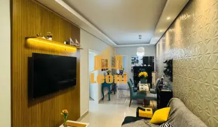 Casa recém reformada com muito porcelanato e belíssima decoração