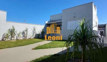 Casa com terreno inteiro no Jardim dos Jacarandás