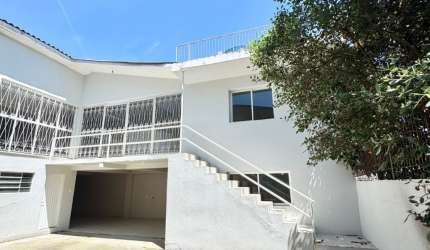 Casa á venda no bairro Fátima com possibilidade de fazer 2 moradias ou Residencial/Comercial - Caxias do Sul / RS