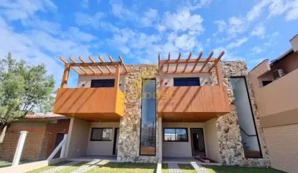 CASA EM ALTO PADRÃO NA BEIRA MAR