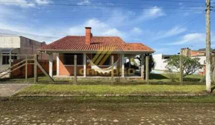 EXCELENTE IMÓVEL COM DOIS TERRENOS PRÓXIMO DO MAR