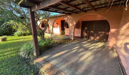 CASA EM AVENIDA DE BASTANTE FLUXO