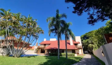 INBOX CIA IMOBILIRIA ALUGA Excelente casa na parte alta da Vila Assunção, semi mobiliada, com 452 m² privativos, em ótima localização.