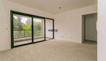 Apartamento com 02 dormitórios suítes, varanda gourmet com churrasqueira, 01 vaga de garagem.