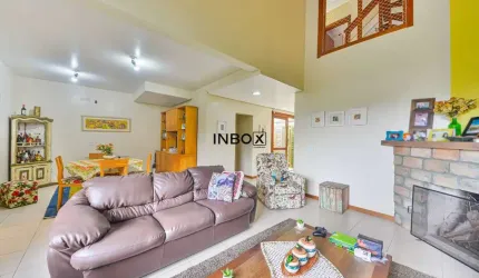 Ampla Casa Residencial / Comercial, semi mobiliada, muito arejada, com 3 dormitório e até 5 vagas no Jardim do Salso!