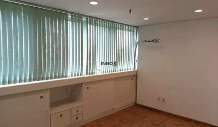 SALA COMERCIAL SEMI MOBILIADA COM 1 VAGA NO BAIRRO AUXILIADORA, PORTO ALEGRE/RS