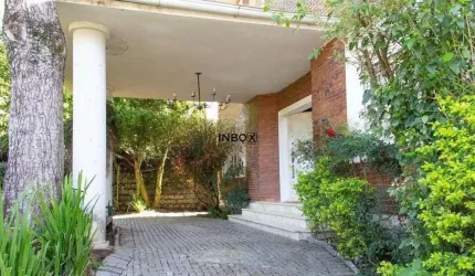 Linda Casa de 800m², 6 dormitórios suítes, 6 banheiros, 5 vagas de garagem no bairro Três Figueiras