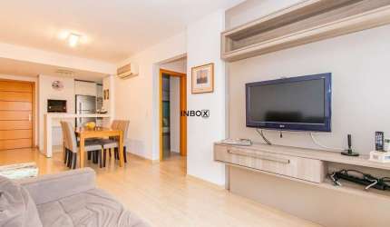 Apartamento Mobiliado com 2 Dormitórios, Suíte e Vaga