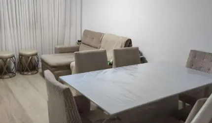Sobrado em condomio fechado com piscina!