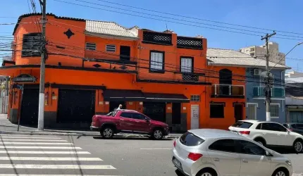 Prédio Comercial com Apartamentos na Parte Superior para Venda