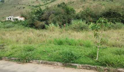 Ótimimo terreno comercial e resindencia, plano com 17 metros de frente.