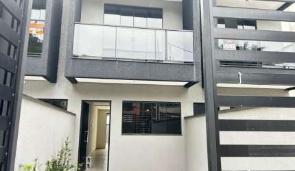 DUPLEX COM 2 SUITES