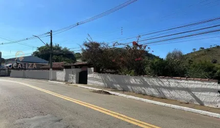 Imperdível Chácara à Venda em Jambeiro-SP, Centro: 3 Quartos, 1 Suíte, 2 Salas, 4 Banheiros, 10 Vagas, 600m² de Área.