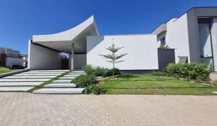 Casa térrea a venda