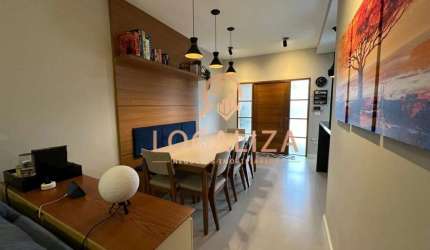 Espetacular casa à venda em São José dos Campos-SP, Jardim Santa Júlia: 2 quartos, 1 suite, 2 salas, 2 banheiros, 2 vagas de garagem, 68m². Venha conferir!