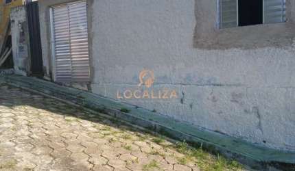 Oportunidade única: Casa à venda em São Bento do Sapucaí-SP, com 2 quartos, 1 suíte e 2 salas!