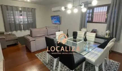 Imóvel à venda em São José dos Campos-SP: Casa com 4 quartos, 1 suíte, 3 banheiros, 3 vagas de garagem e 245m² no Jardim das Indústrias.