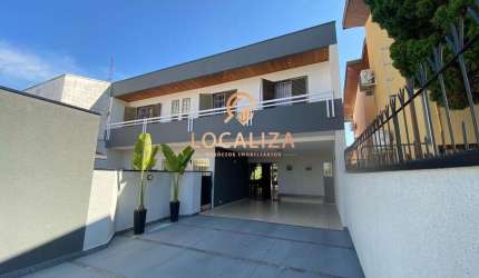 Imperdível oportunidade: Casa à venda em Taubaté-SP, Jardim das Nações! 3 quartos, 3 suítes, 3 salas, 6 banheiros, 6 vagas, 452m².