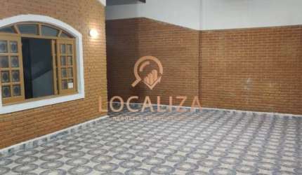 Casa com Edícula / Jardim Satélite / 03 Dormitórios  / 253m² / São José dos Campos
