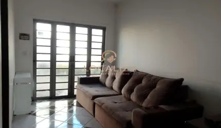 Casa à venda em São José dos Campos-SP, Parque Novo Horizonte: 3 quartos, 1 sala, 1 banheiro, 80m² de área. Imperdível!